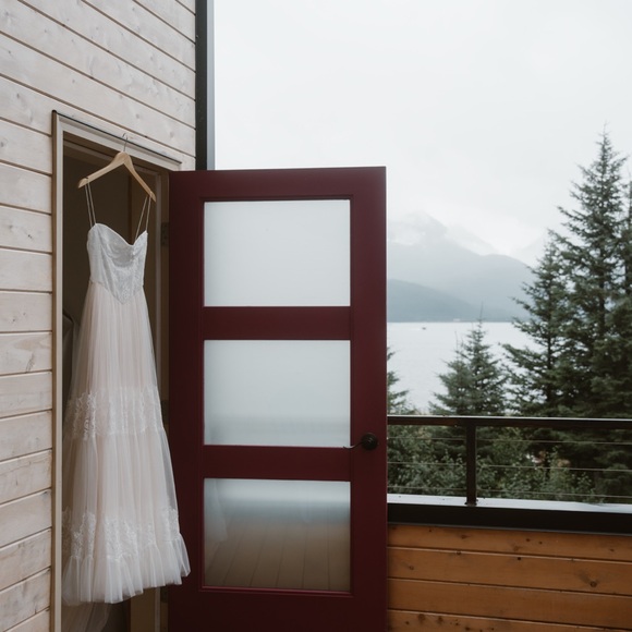 House of Flora Dresses & Skirts - Elegant White Lace Wedding Dress